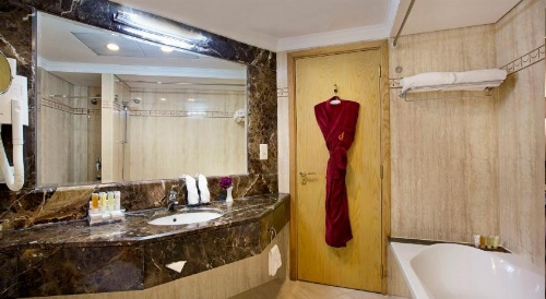 City Seasons Hotel image 27